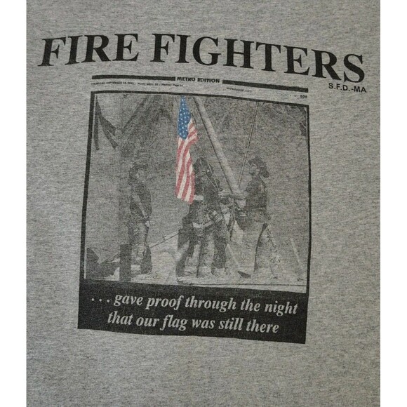 Vintage T Shirt Size L Fire Fighters Lifting Flag September 13 2001 Metro... - Picture 4 of 10